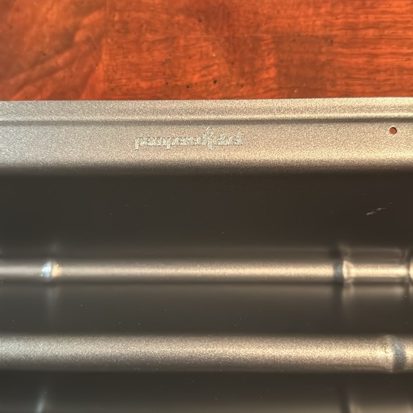 Pampered Chef V-Shaped Baking Pans Non Stick Taco Holders, Set of 2 #100101 - Picture 4 of 7